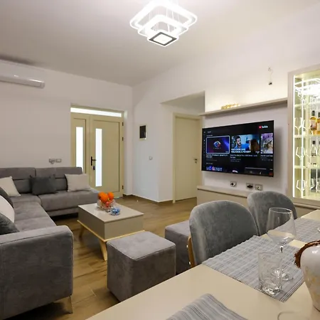 Villa Petro Berat