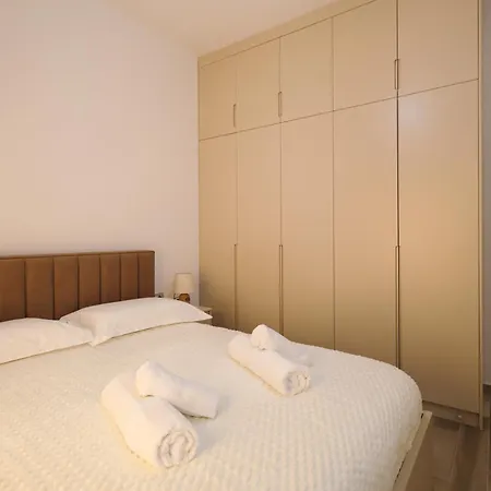 Petro Villa Berat